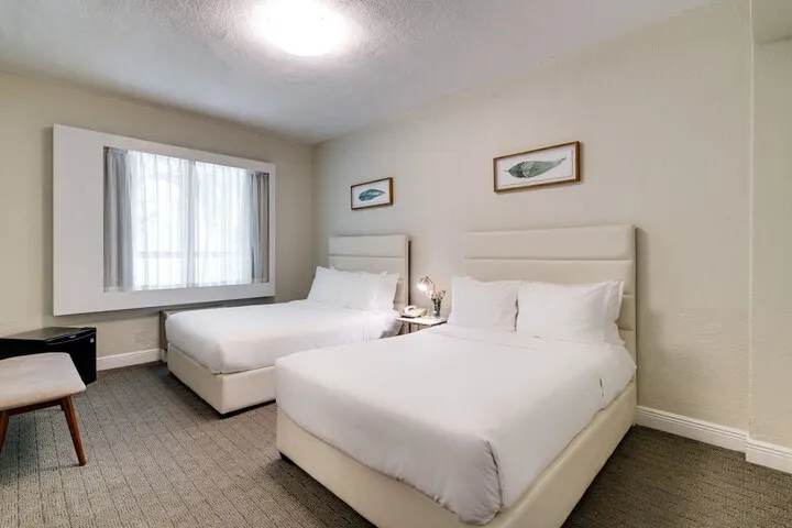 Room 2 of 100