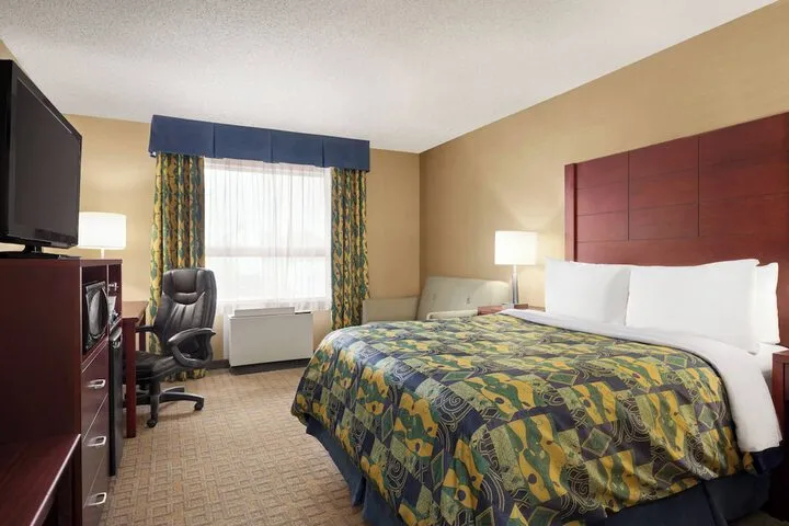 Room 2 of 9