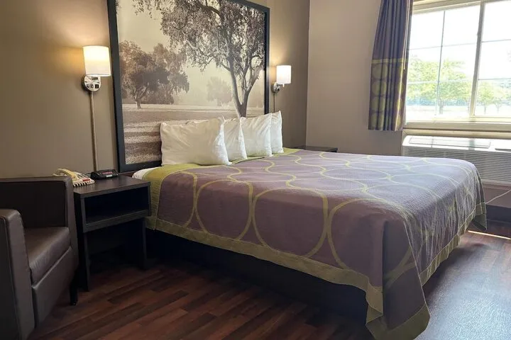 Room 4 of 23