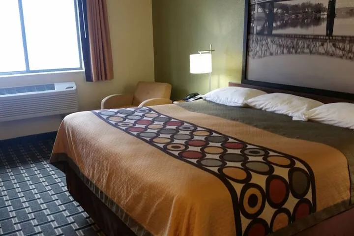 Room 5 of 33