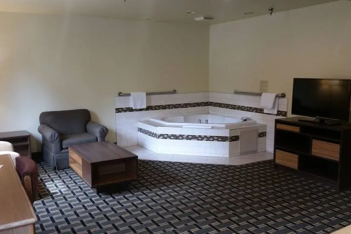 Room 3 of 33
