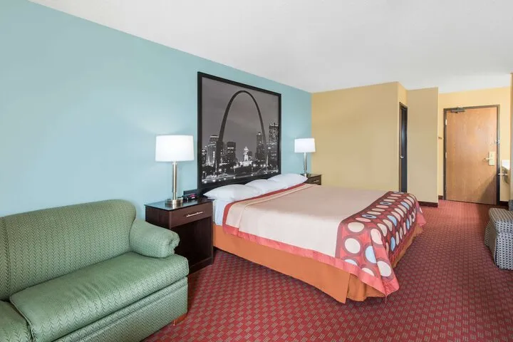Room 4 of 13