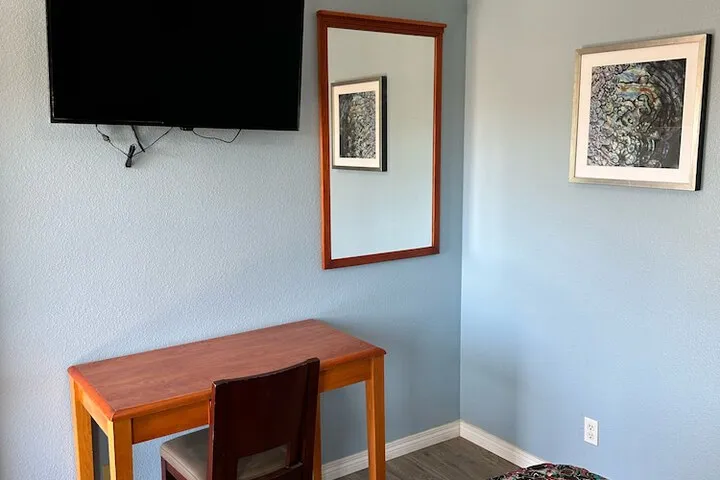 Room 3 of 16