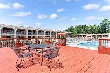 Super 8 by Wyndham Williamsburg / Historic Area
