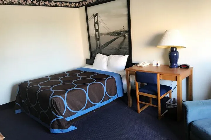 Room 5 of 24