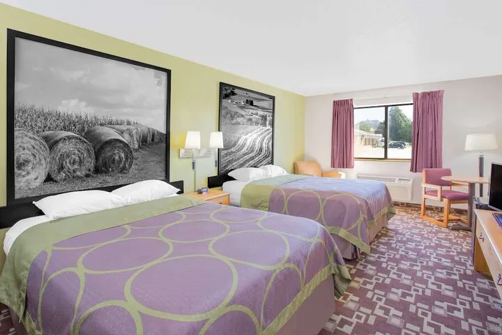 Room 4 of 40
