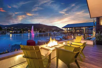 Lakehouse Resort