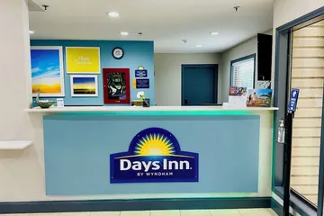 Days Inn & Suites by Wyndham Wynne