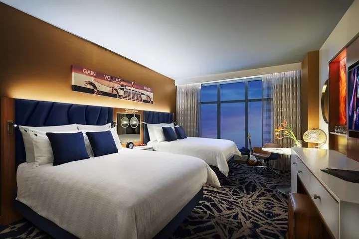 Room 4 of 36