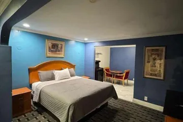 Sunset Inn & Suites