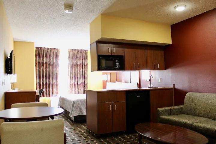 Room 5 of 32