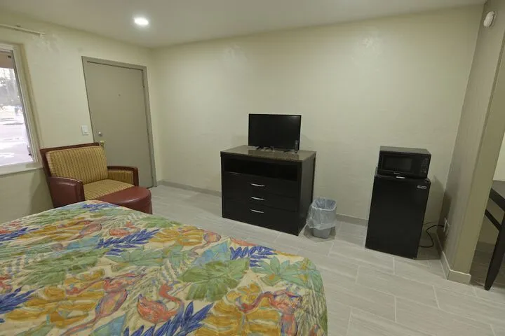Room 3 of 17