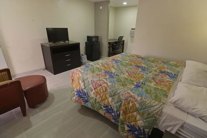 Room 2 of 17