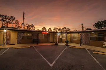Deluxe Inn