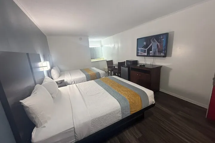 Room 5 of 14