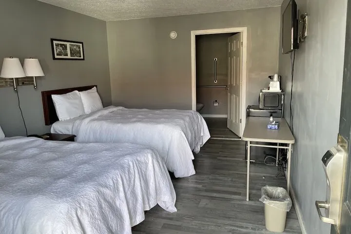 Room 5 of 15