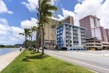 Holiday Surf Hotel
