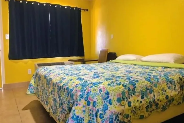 Room 2 of 5