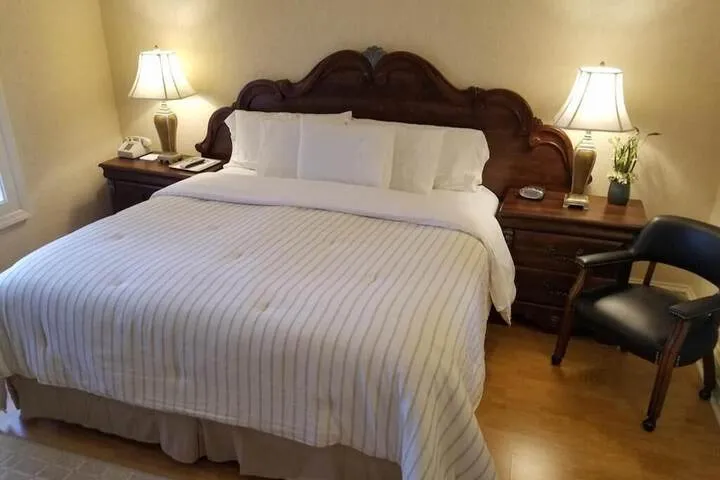 Room 5 of 27