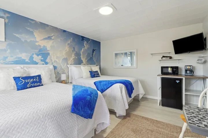 Room 3 of 173