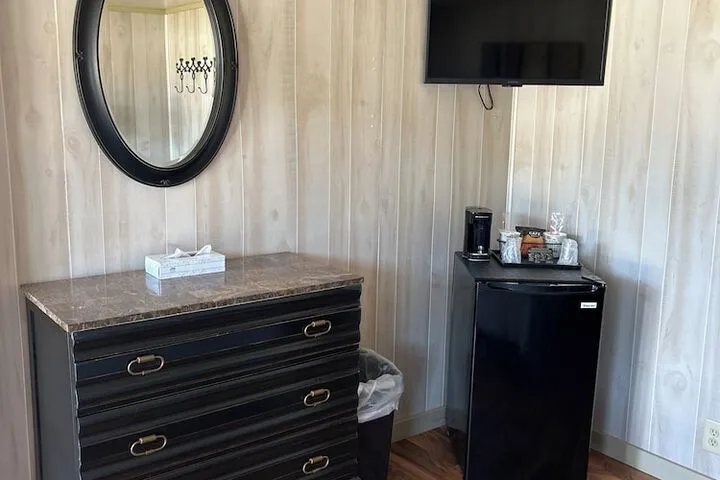 Room 4 of 51