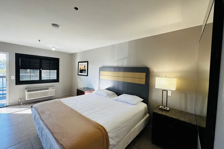 Room 2 of 19