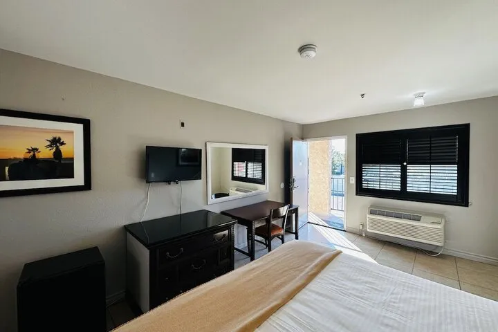 Room 3 of 19