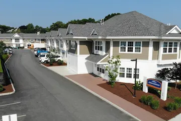 Howard Johnson by Wyndham Quincy / Boston