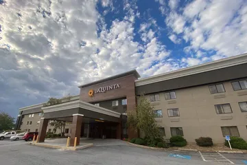 La Quinta Inn & Suites by Wyndham Harrisburg Airport Hershey