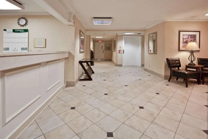 Hotel Interior 4 of 32