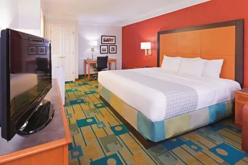 Baymont by Wyndham Lubbock - Downtown Civic Center