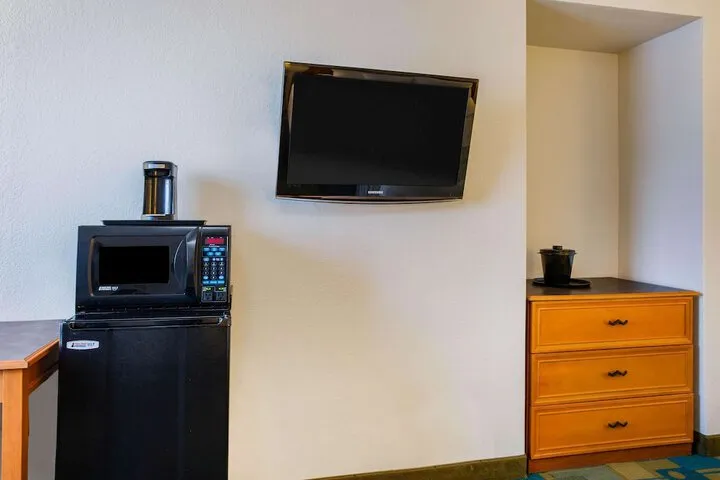 Room 4 of 30