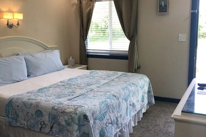 Room 4 of 34