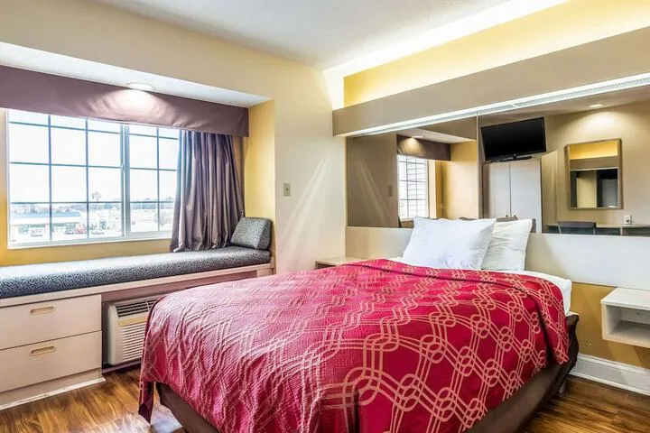Room 5 of 22