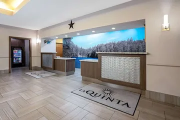 La Quinta Inn & Suites by Wyndham Conroe