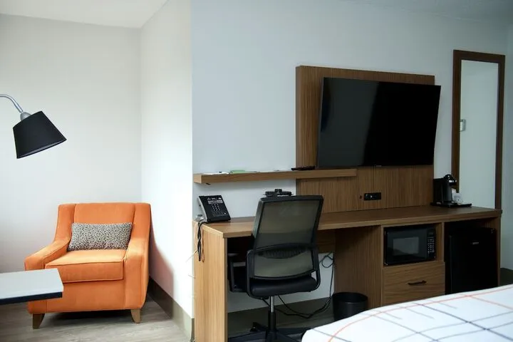 Room 5 of 42