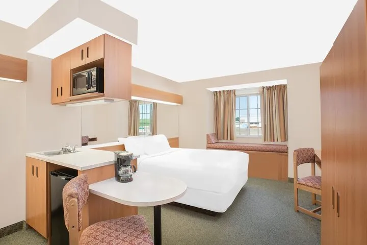 Room 5 of 16