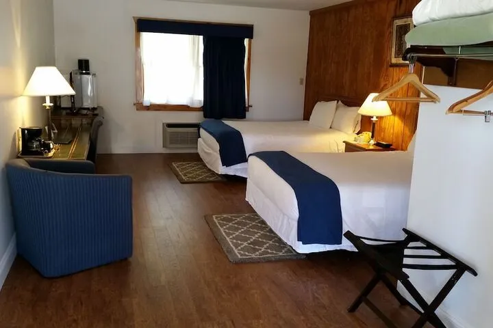 Room 2 of 6