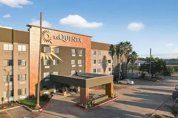 La Quinta Inn & Suites by Wyndham Houston Baytown East