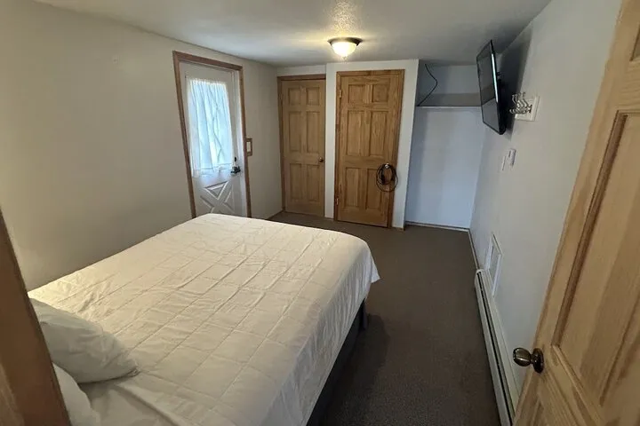 Room 3 of 27