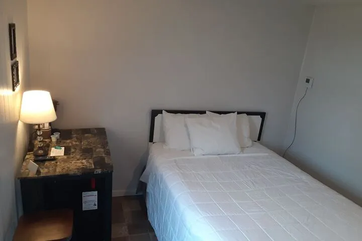 Room 2 of 27