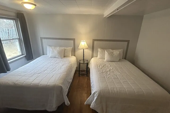 Room 4 of 27