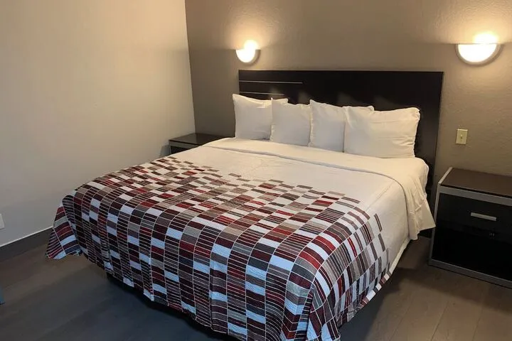 Room 4 of 14