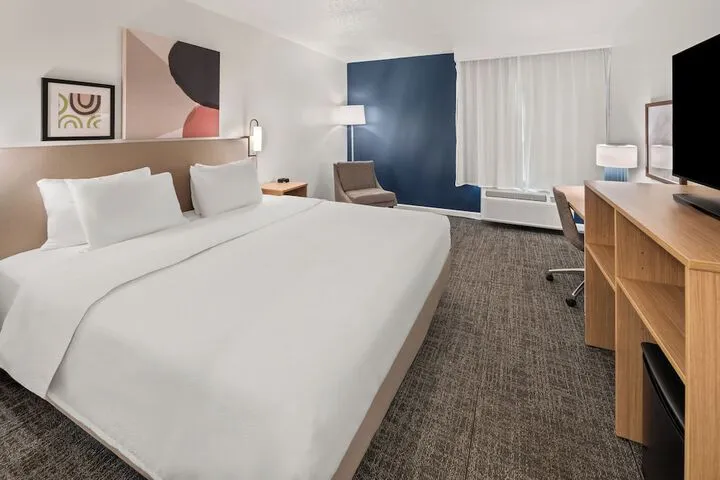 Room 4 of 28