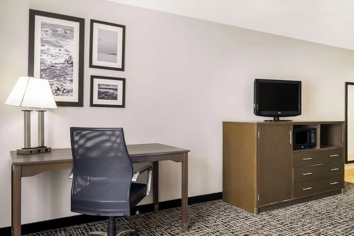 Room 4 of 29