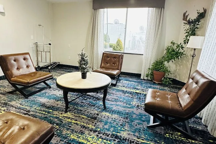 Lobby lounge