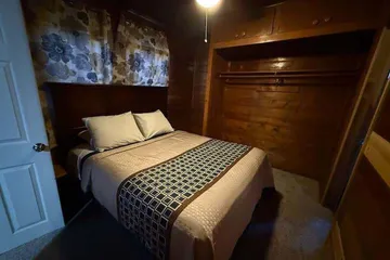 Crest Lodge Historic Mountain Inn