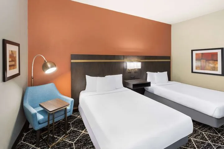Room 4 of 42