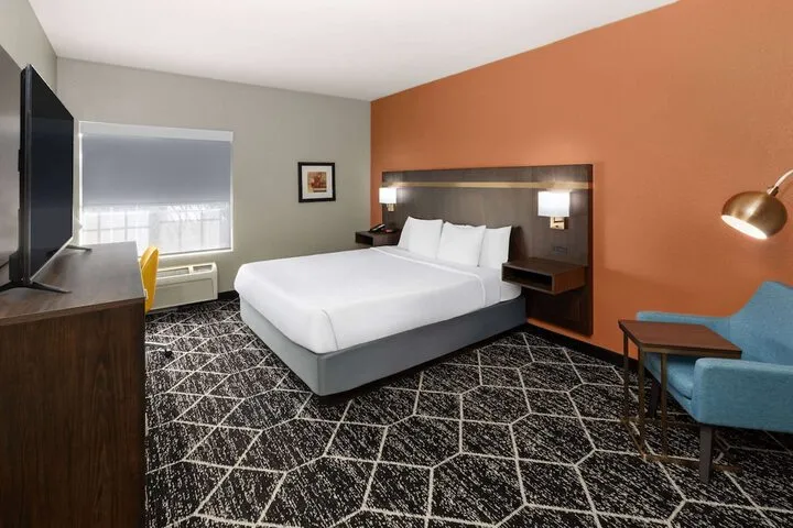 Room 5 of 42