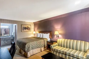 Rodeway Inn Arlington Entertainment District Area